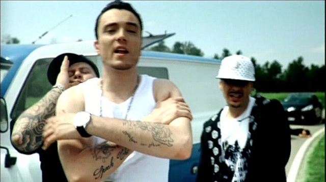 Club Dogo - Mi Hanno Detto Che