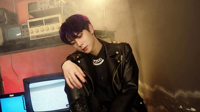 오메가엑스 - WHAT'S GOIN' ON (B-side)