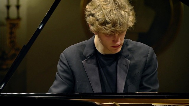 Jan Lisiecki - Beethoven: Piano Concerto No. 3 in C Minor, Op. 37: 2. Largo (Live at Konzerthaus Berlin / 2018)