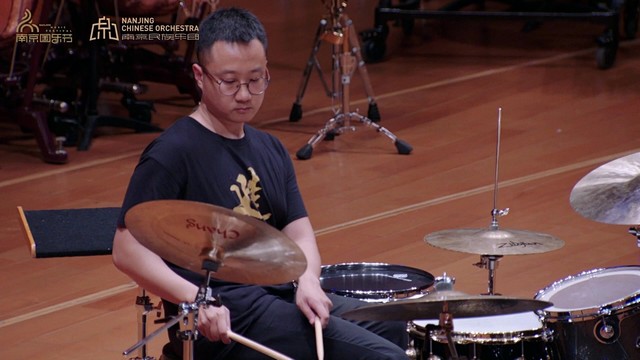 张啸驰 - Catching shadows (Live)