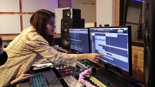 Zom Marie - เจ็บกว่า (Behind the Song)