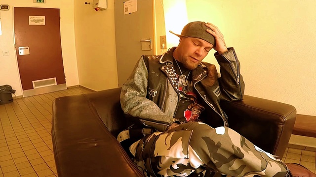 Five Finger Death Punch - Jekyll And Hyde