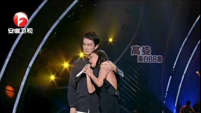 黄龄 - 旋木 & 梦一场 & 勇敢一点 & 执迷不悔 我为歌狂 现场版 13/06/06 (Live)