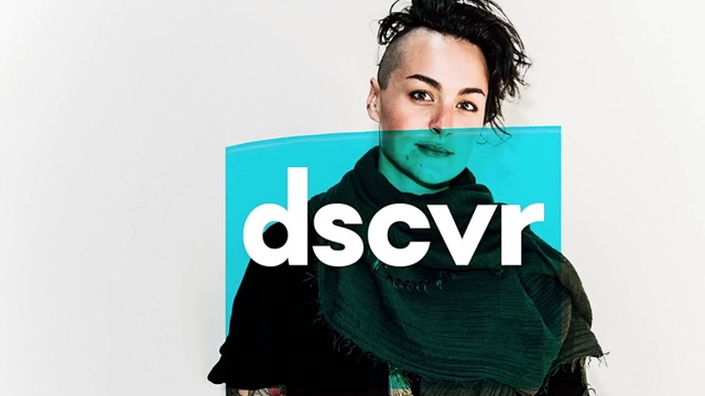 Torii Wolf - Shadows Crawl - Vevo dscvr (Live)