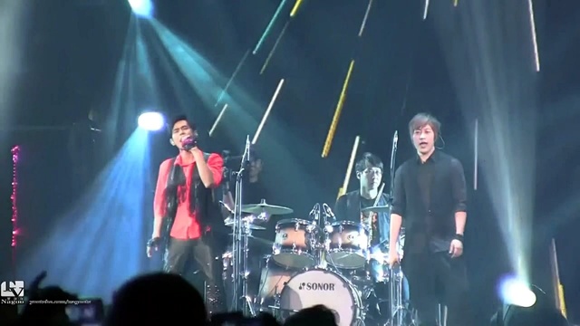 周杰伦 - 安静 + 志明与春娇 + 听妈妈的话 + 乾杯 + 晴天 ( 2013魔天伦世界巡回演唱会台北场 2013/09/08)