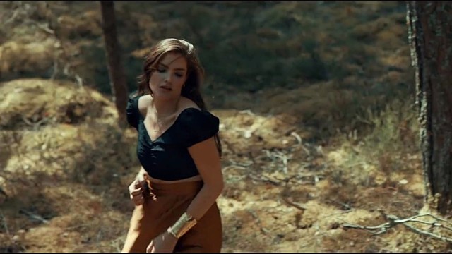 Claire Laffut - Mojo