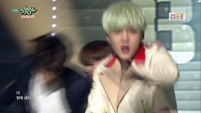 BTS - RUN (Live At Music Bank 2015/12/18) (런)