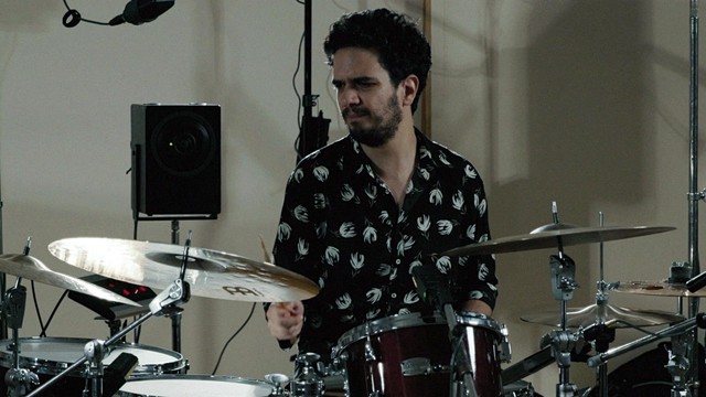 Amir Bresler - Cantando