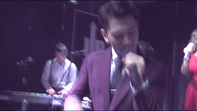 업댓브라운 - Up That Groove (Live)