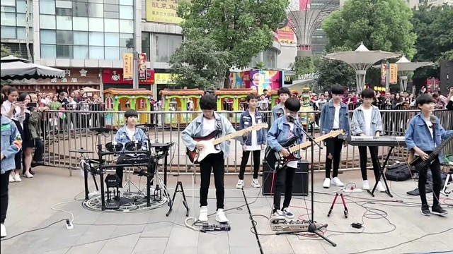 TF家族三代练习生 - 温柔 (重庆路演现场)