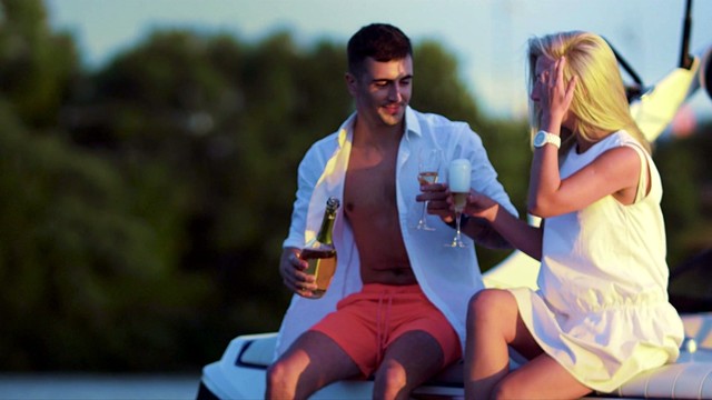 Las Olas - Killing Me Softly