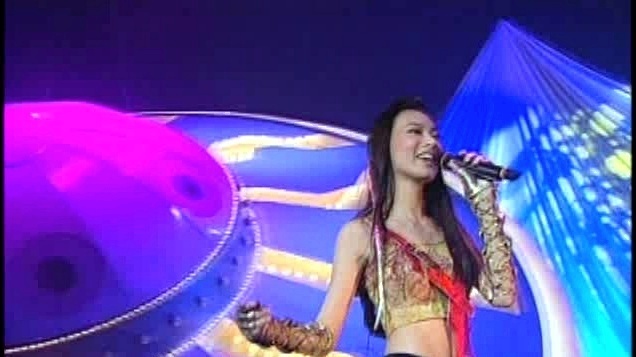梁洛施 - 先苦后甜 (新世界星Mobile超时空接触演唱会)