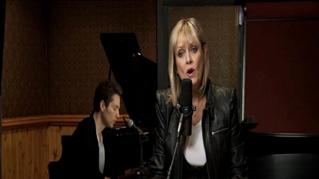 Twiggy - Right Here Waiting