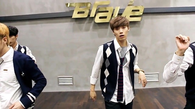 BIGSTAR - Love With You (练习室舞蹈版)