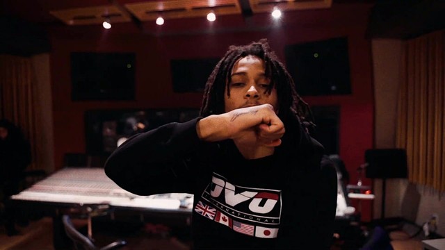 Young Smoke - Never Trust Her