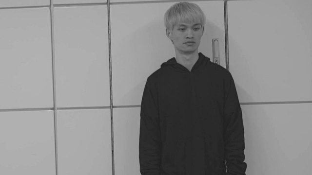 赵昊枫 - 活着 (《31号恐怖别墅》电影宣传曲)