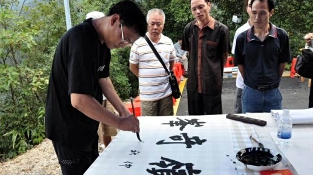 刘须然 - 南岭 我可爱的家乡 (KTV版)