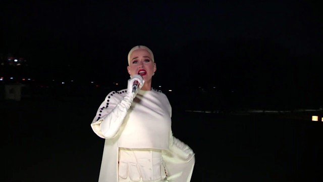 Katy Perry - Firework (Live From Celebrating America)