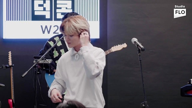 W24 - 좋아해요 (Live)
