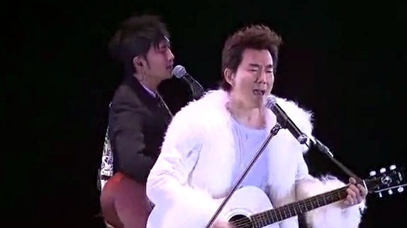 at17 - 朦胧夜雨里 (东亚华星演唱会版)