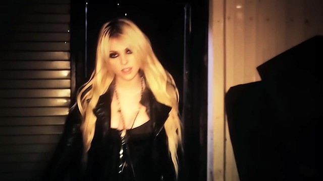 The Pretty Reckless - Make Me Wanna Die (2011年维多利亚的秘密秀现场表演歌曲)