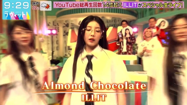 ILLIT - Almond Chocolate (Live)