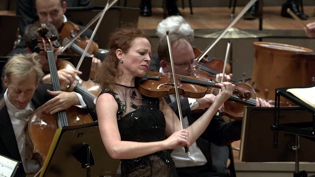 Carolin Widmann - Zimmermann: Violin Concerto (Live)
