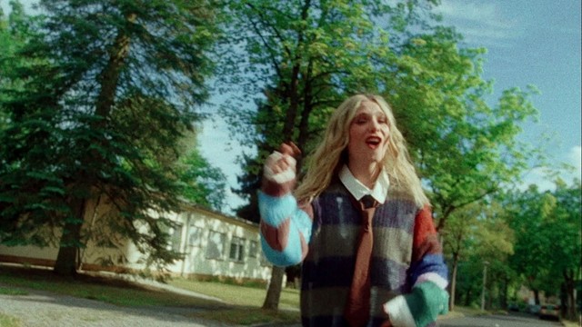 Esther Graf - sad = sexy (Offizielles Video)