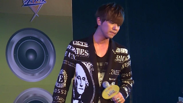 尚雯婕 - 2014Musicradio音乐之声康师傅冰力玩家痛快HIGH歌校园行 ( 绵阳站 2014/06/06)