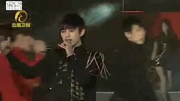 HIT-5 - Running & 怕了你 云南卫视2012跨年 现场版 (Live)