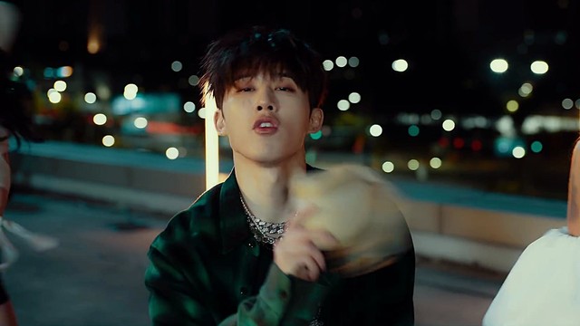 B.I - BTBT (PERFORMANCE FILM)