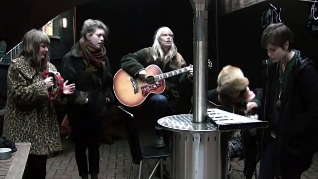 Those Dancing Days - I'll Be Yours (Live)