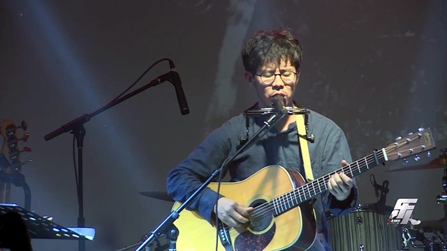 莫西子诗 - 当风儿吹过这里故乡已很遥远 (乐人·live：莫西子诗“月光白得很”新专辑首唱会)