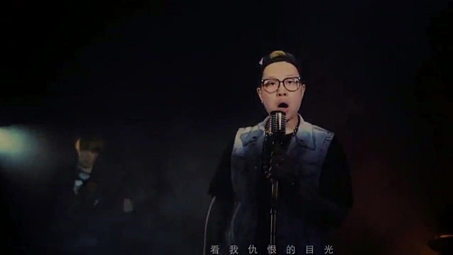 Dewen和拖鞋 - 战火荣耀 (网游《剑侠世界2》主题曲)