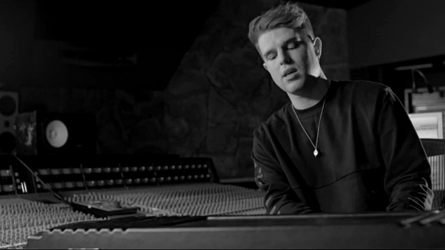 Louis Mattrs - Superman