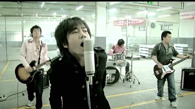 便利商店 - 电视机