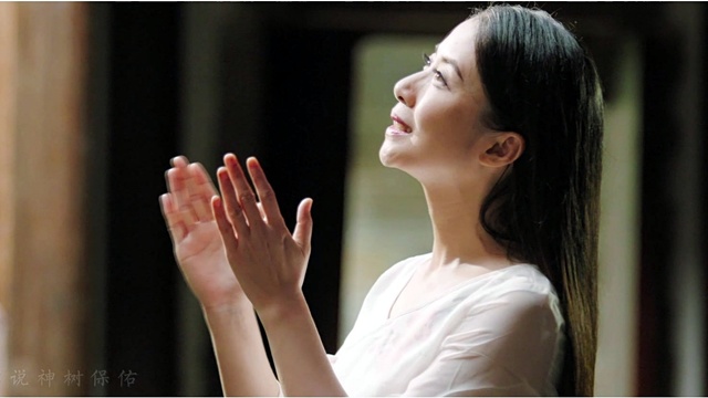 潘屏莉 - 秀田古秋枫