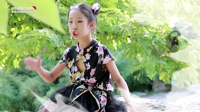 童筠尧 - 百花香