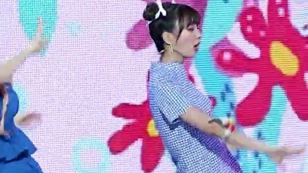 OH MY GIRL - BUNGEE (Fall in Love) (直拍版)(Live At Show! Music Core 2019/08/17)