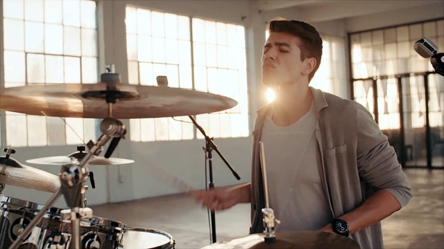 Valerie Broussard - Hold on to Me (Acoustic)