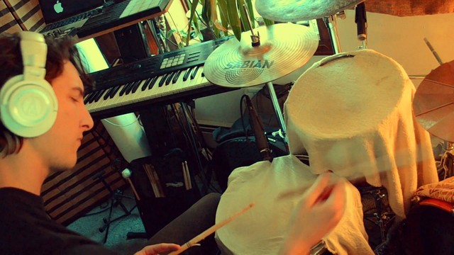 Ian Ewing - 17 (Live)