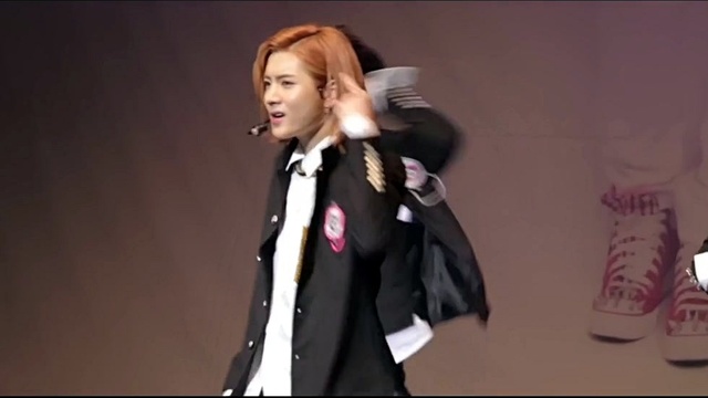 NU'EST - L.O.Λ.E Story Cut 14/03/15