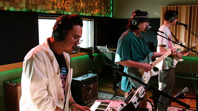 Phum Viphurit - Hello, Anxiety (Live)