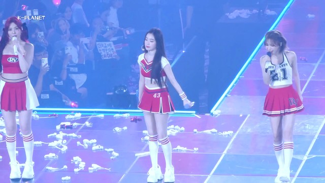 Red Velvet - Parade+Sunny Afternoon (饭拍版) (十周年粉丝演唱会首尔场 HAPPINESS: My Dear)