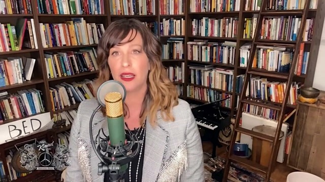 Alanis Morissette - Happy Xmas (War Is Over) (Live On Jimmy Kimmel Live.)