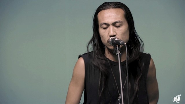 热地乐队 - 一些人 (Live)