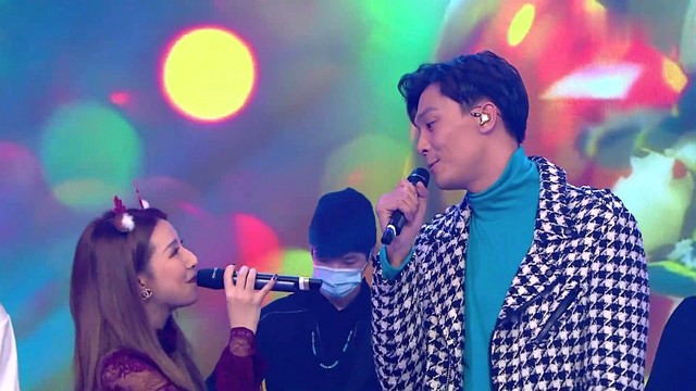 谭嘉仪 -  陪着你走  (劲歌金曲)