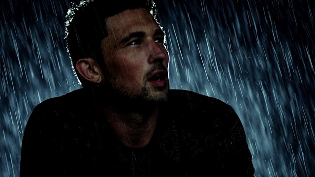 Michael Ray - Whiskey And Rain (Performance)