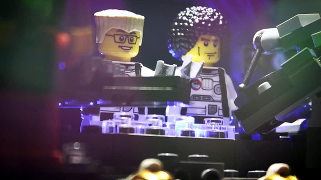 Manufactured Superstars - Zombies In Love