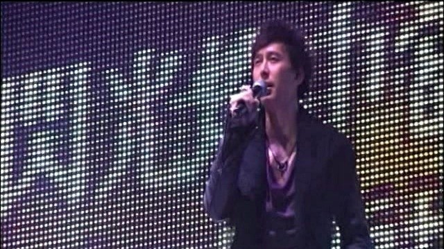 谭咏麟 - 谭咏麟经典金曲大合唱 (2009 Live)